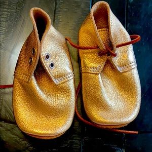 Mon Petit gold shoes - missing one lace.  New